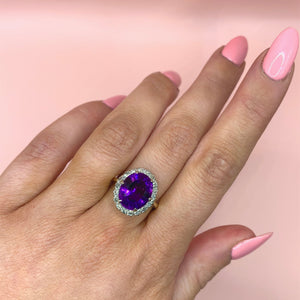 "Annabelle" - Oval Amethyst Unique Ring set in 18ct Yellow Gold - Unique Ring - Ebony Jewellery Chichester - Bespoke by Ebony
