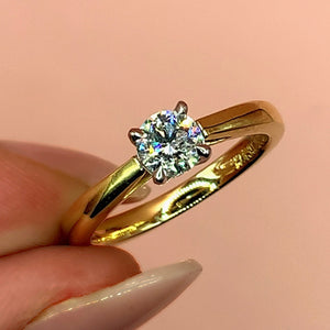 "Éléanor" - Solitaire Claw Set Round Brilliant Engagement Ring in Gold or Platinum - Engagement Ring - Ebony Jewellery Chichester - Bespoke by Ebony