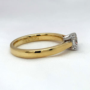 "Éléanor" - Solitaire Claw Set Round Brilliant Engagement Ring in Gold or Platinum - Engagement Ring - Ebony Jewellery Chichester - Bespoke by Ebony