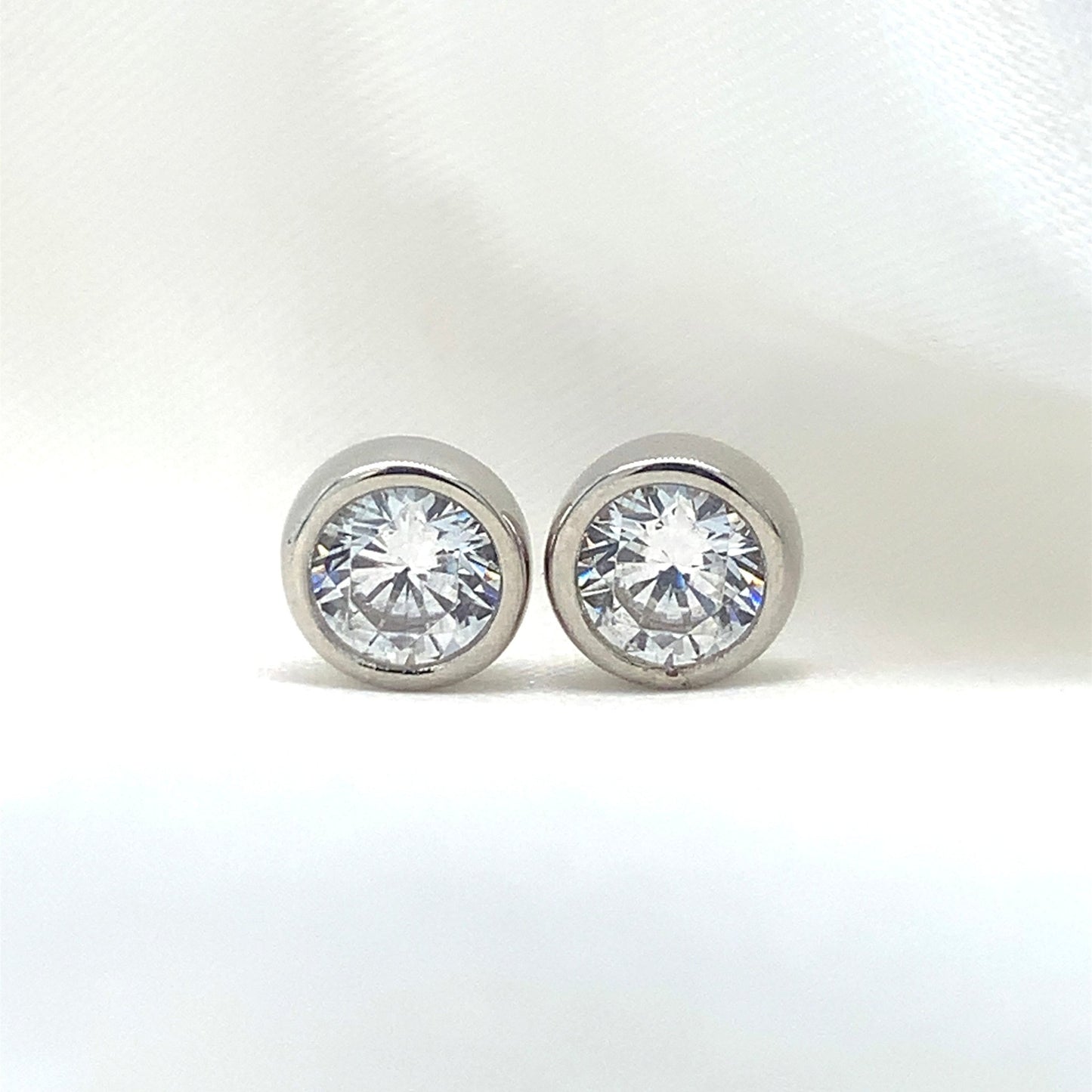 Beatrix - Platinum-Plated Earring - Ebony Jewellery