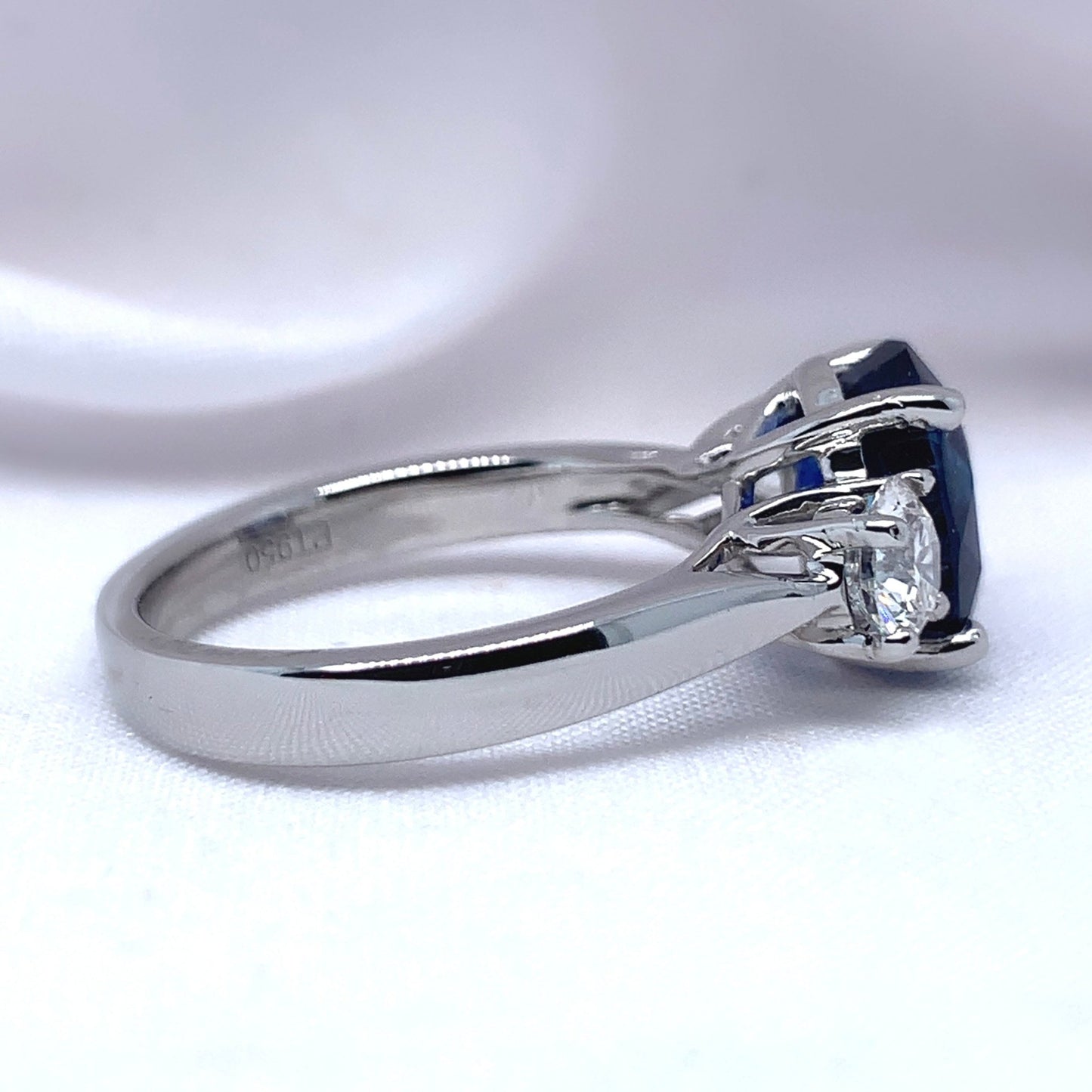 Load image into Gallery viewer, Celine - Unique Ring - Ebony Jewellery

