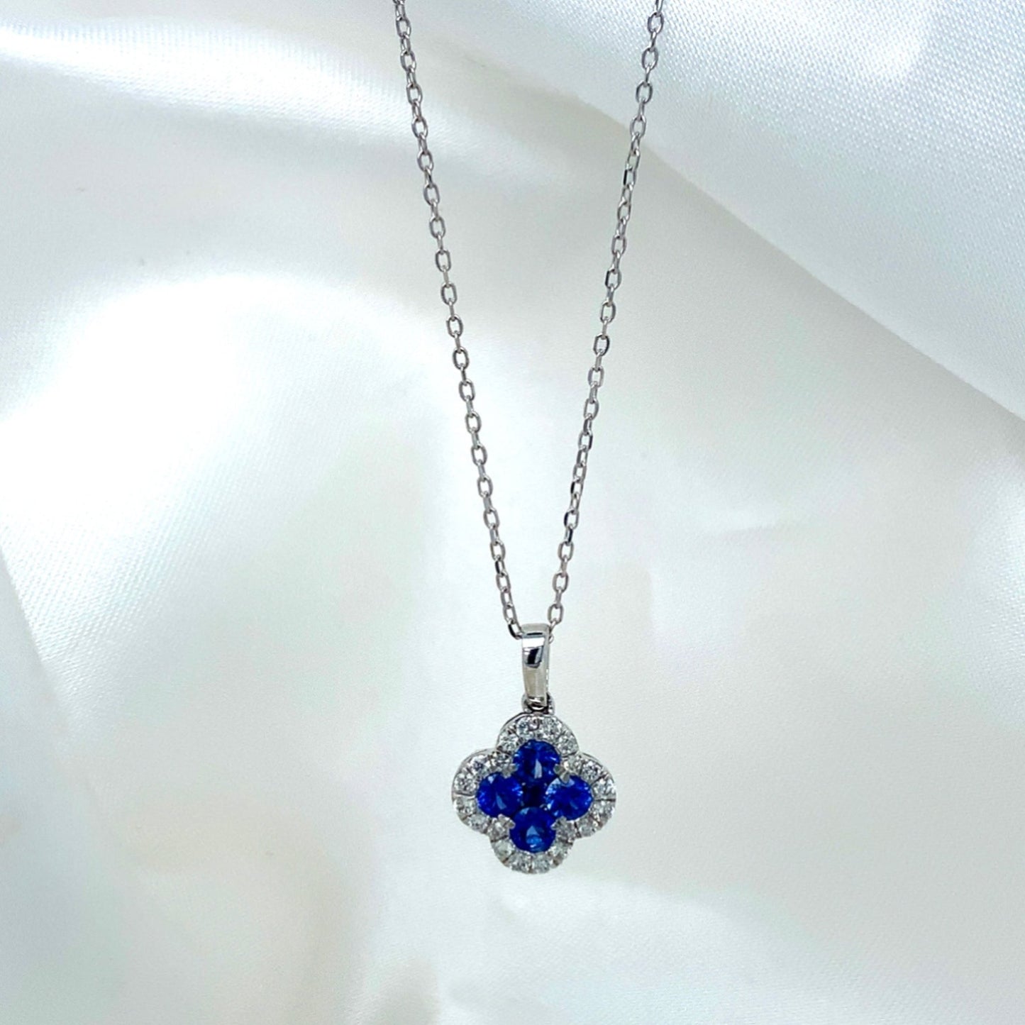 Clover - Gemstone Pendants - Ebony Jewellery