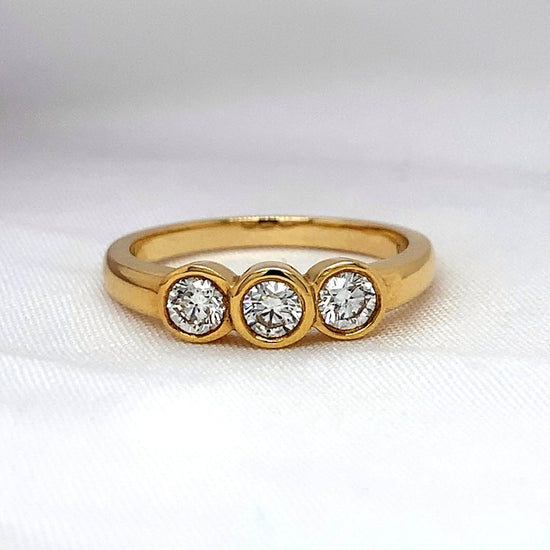"Evelynn" - Engagement Ring - Ebony Jewellery Chichester - Bespoke by Ebony