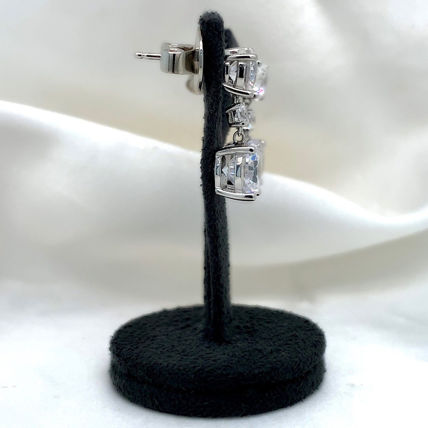 Load image into Gallery viewer, Francesca - Platinum-Plated Earring - Ebony Jewellery
