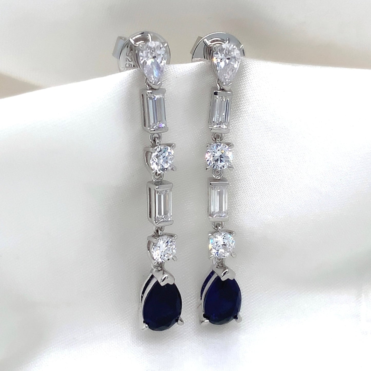 Load image into Gallery viewer, &amp;quot;Juliet&amp;quot; - Platinum-Plated Earring - Ebony Jewellery
