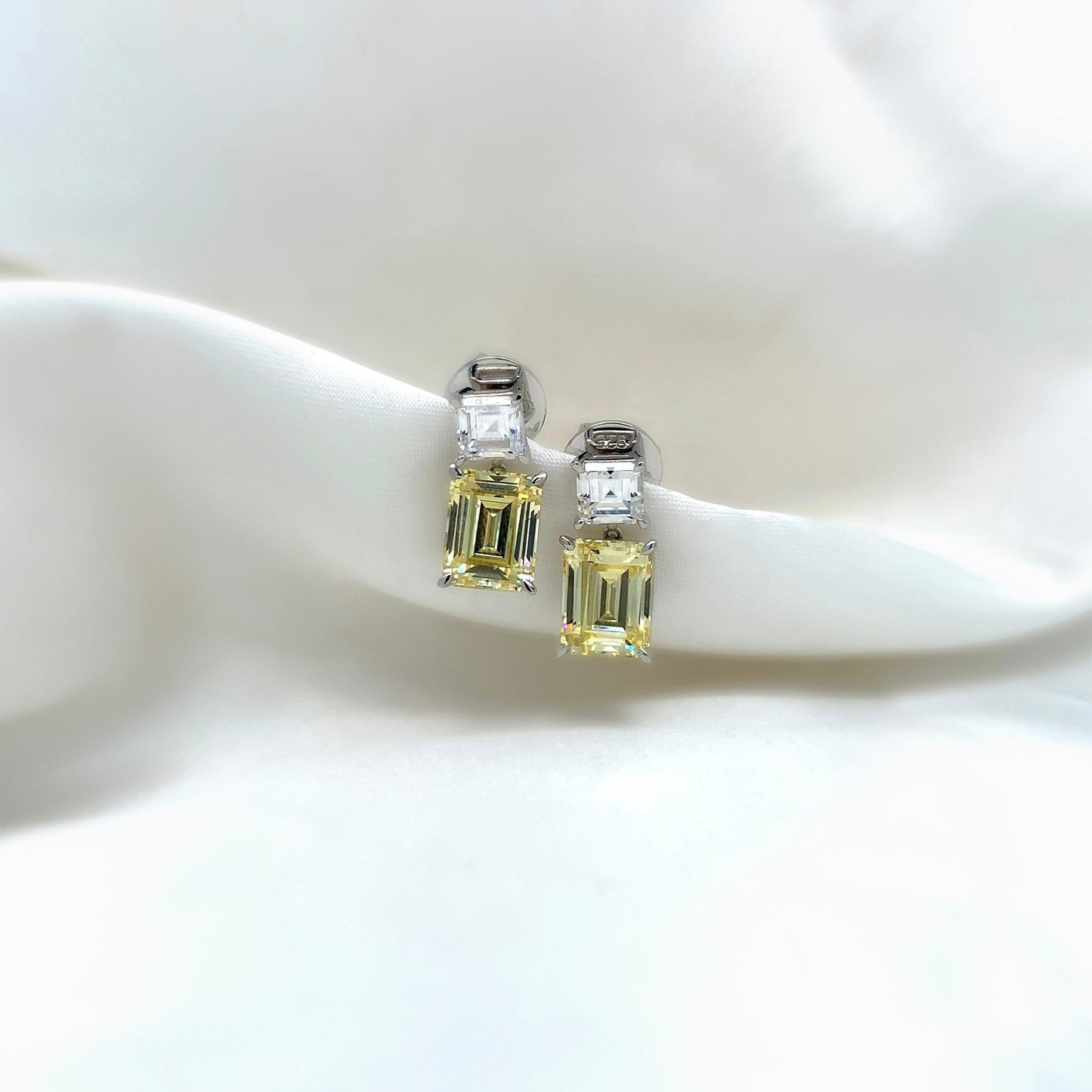 Load image into Gallery viewer, &amp;quot;Martha&amp;quot; - Platinum-Plated Earring - Ebony Jewellery
